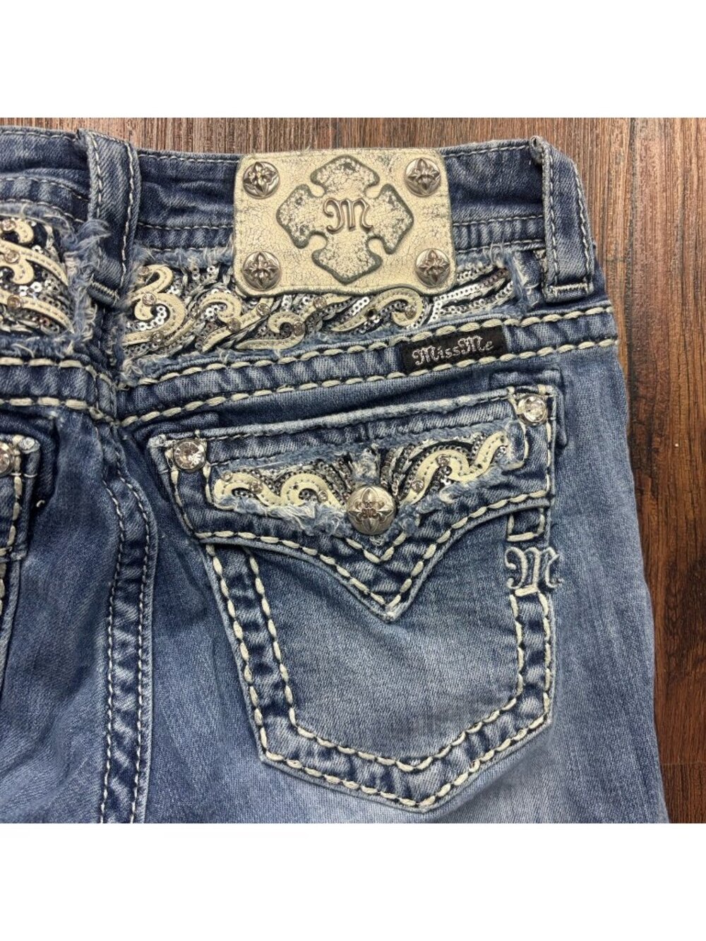 Miss Me Signature Boot Jeans Distressed Light Wash Leather Paisley Size 27